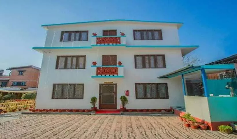 هتل Merostay 154 White & Peace