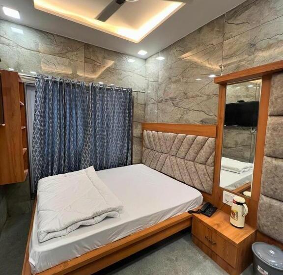 Hotel Mohammedi 1 Min Distance From Dargah Sharif