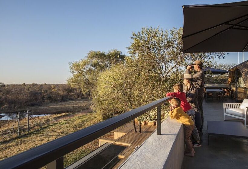 Otel Nako Safari Lodge