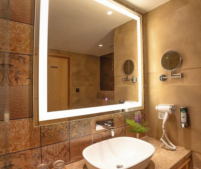 호텔 Presidium Sarovar Premiere Dalhousie