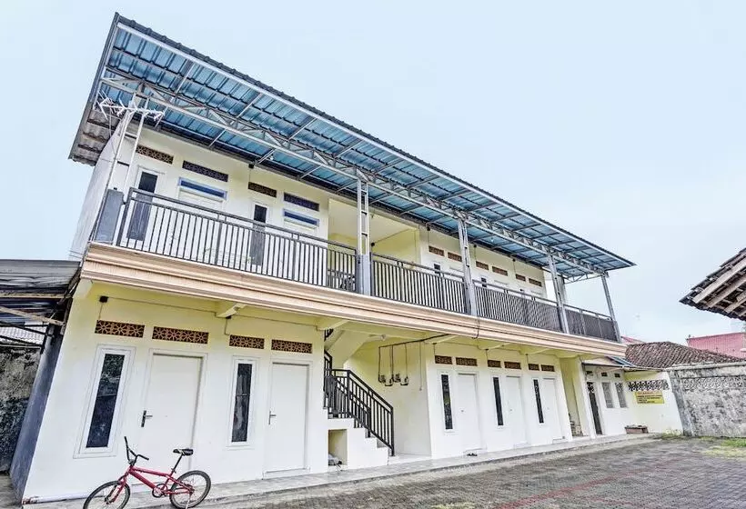 ホテル Spot On 92799 Tanjung Indah Homestay Syariah