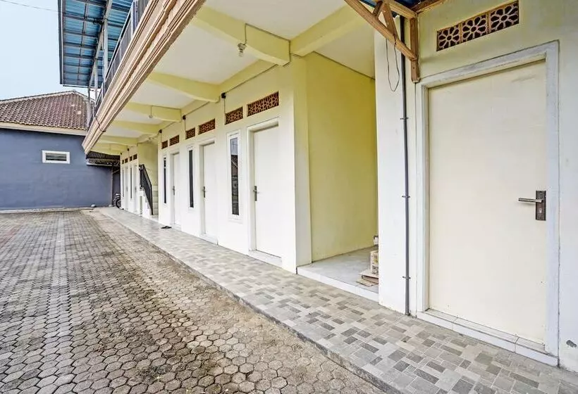 ホテル Spot On 92799 Tanjung Indah Homestay Syariah