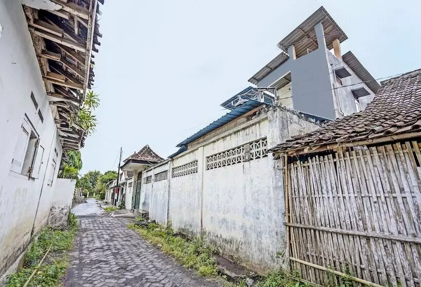 ホテル Spot On 92799 Tanjung Indah Homestay Syariah