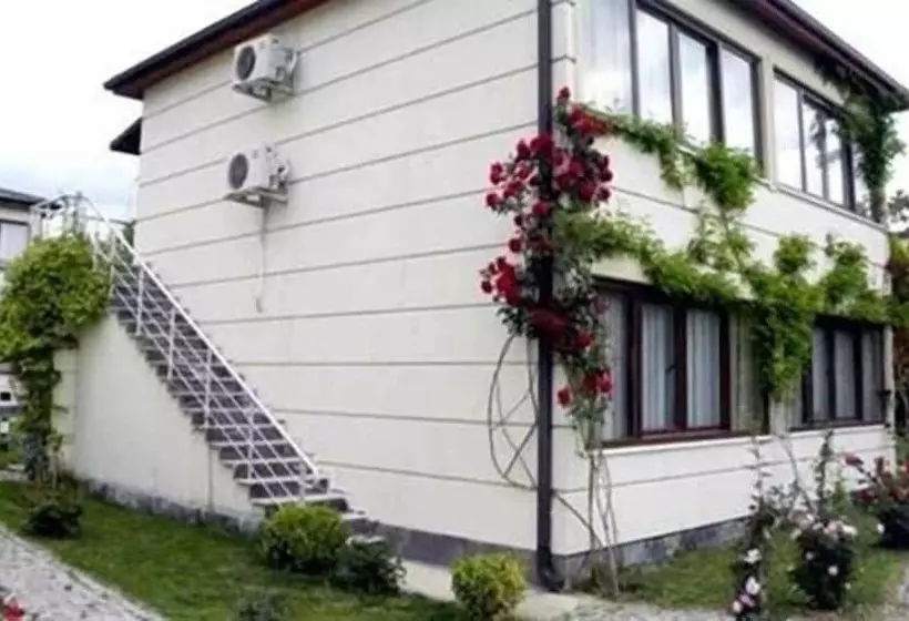 Hotelli The Green Beach Resort