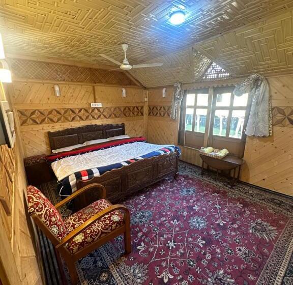 Hotel The Heritage Safina Group Of Houseboats