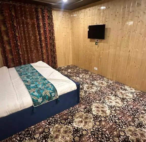 Hotelli The Heritage Safina Group Of Houseboats