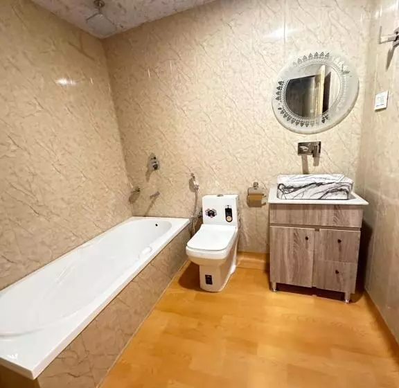 Hotelli The Heritage Safina Group Of Houseboats