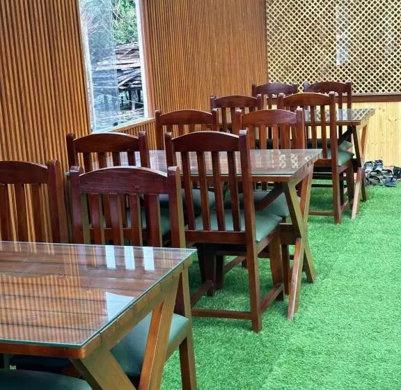 Hotelli The Heritage Safina Group Of Houseboats