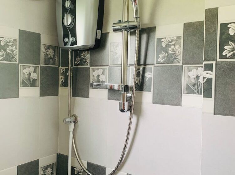 Szálloda The Kenoli's City Hotek