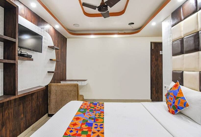 Отель Fabexpress Trivedi International