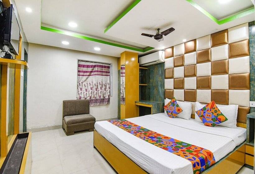 Отель Fabexpress Trivedi International