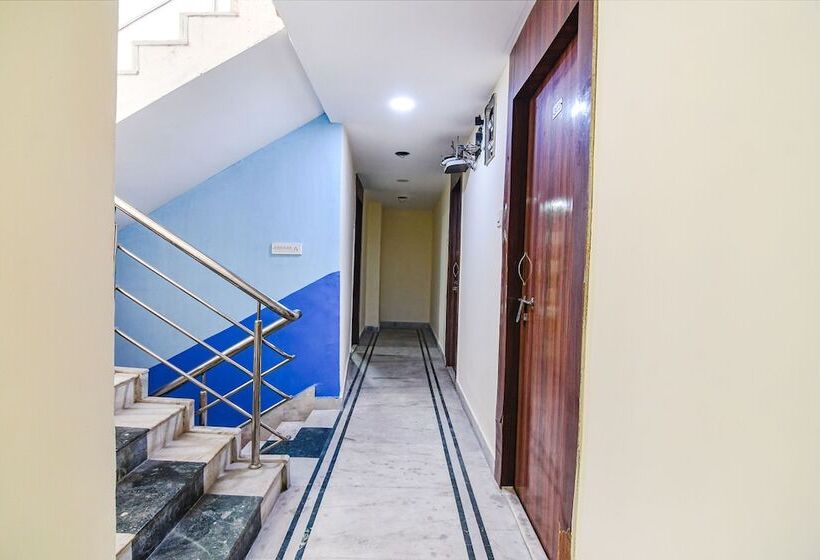 Отель Fabexpress Trivedi International