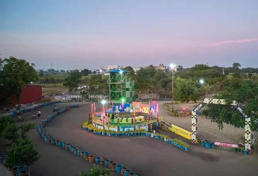 ホテル Zone Connect By The Park Indore