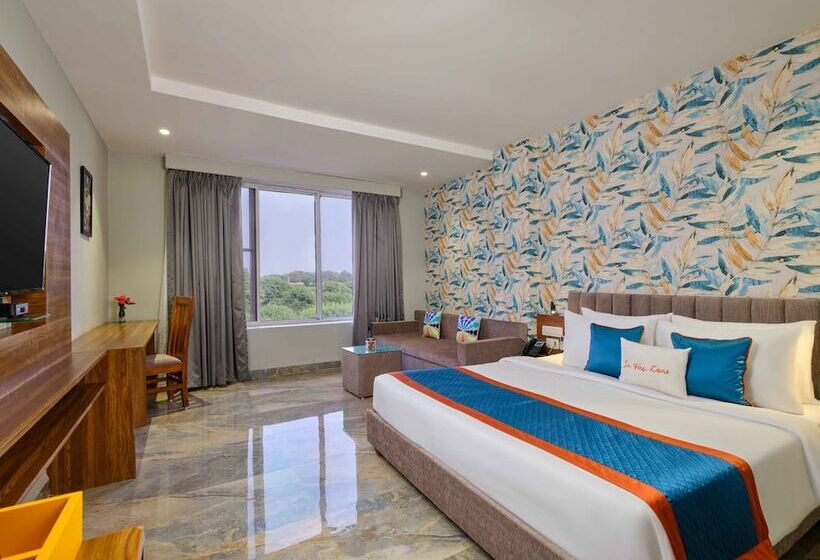 Отель Zone Connect By The Park Indore