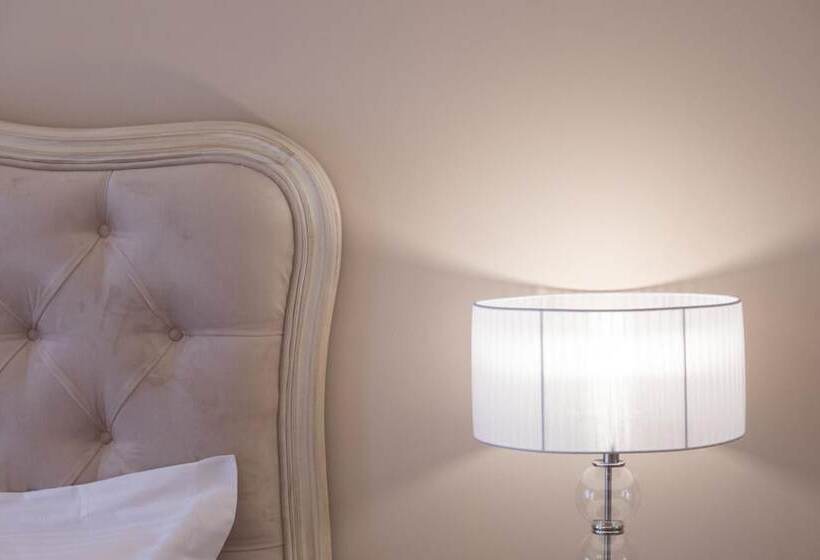 펜션 Vk Luxury Suites   Private Parking   Adults Only