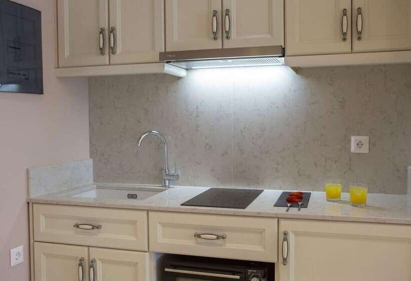 펜션 Vk Luxury Suites   Private Parking   Adults Only