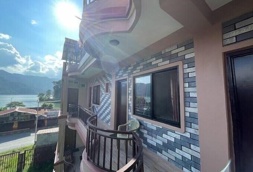 پانسیون Yuriko Guest House