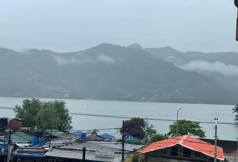 پانسیون Yuriko Guest House