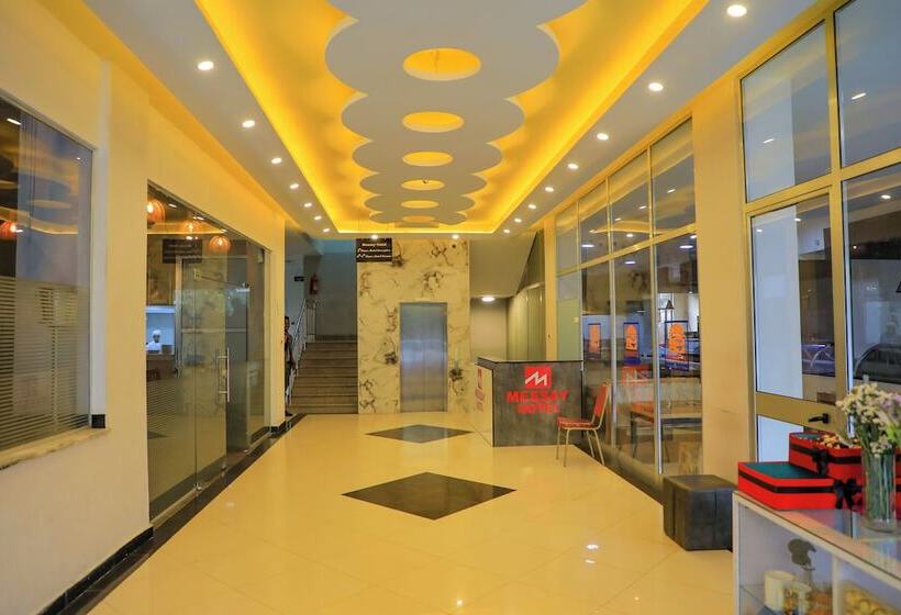 تختخواب و صبحانه Messay