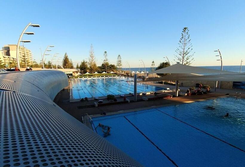 Coastal Oceanview 2bedrm 2bath Pool & Slide!