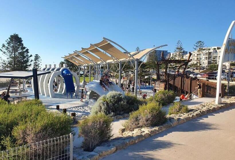 Coastal Oceanview 2bedrm 2bath Pool & Slide!