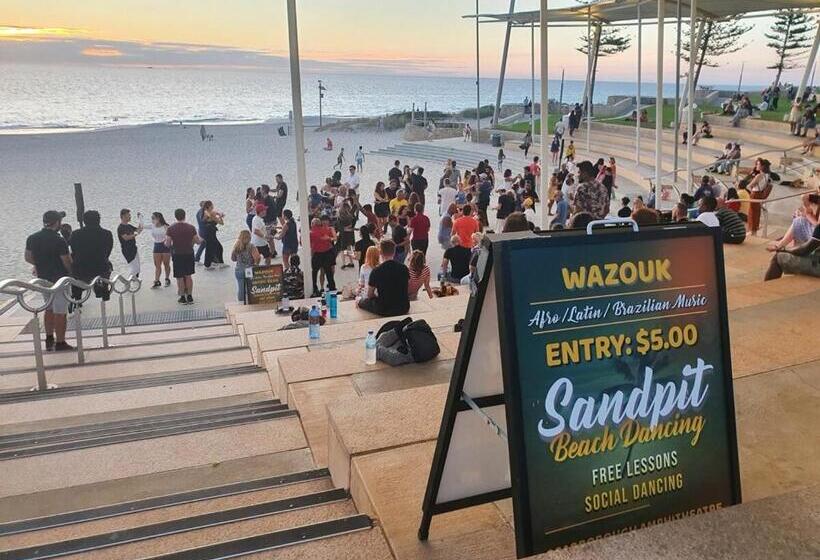 Coastal Oceanview 2bedrm 2bath Pool & Slide!