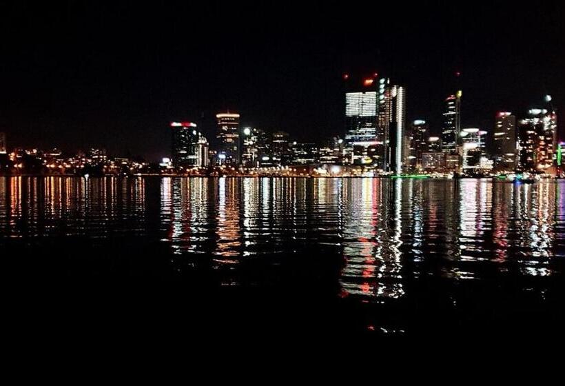 Coastal Oceanview 2bedrm 2bath Pool & Slide!