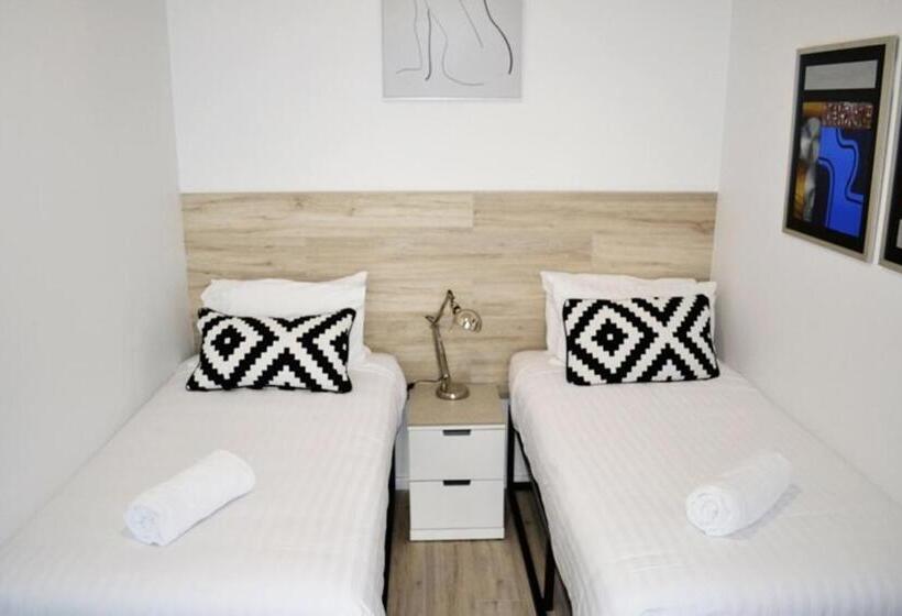 Coastal Oceanview 2bedrm 2bath Pool & Slide!