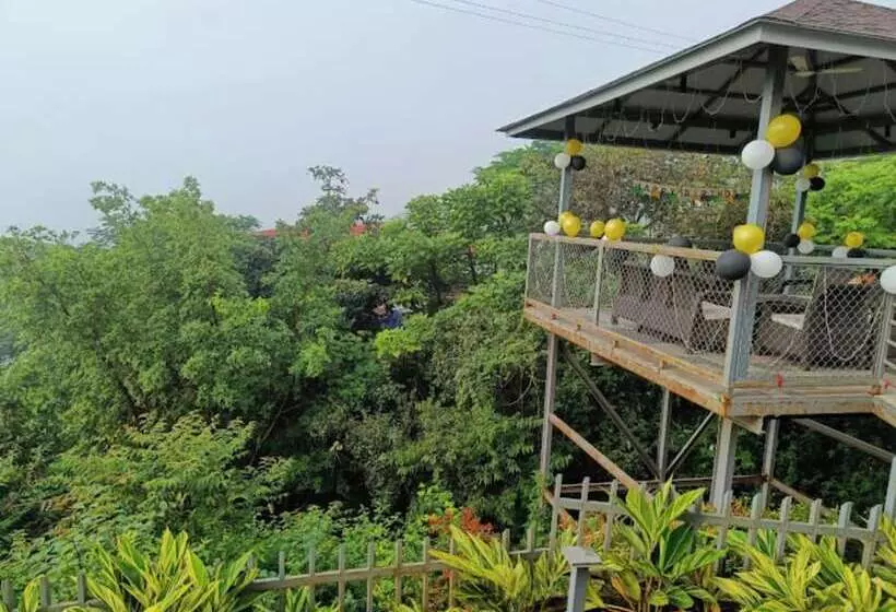 Hotelli Jumbo Paradise