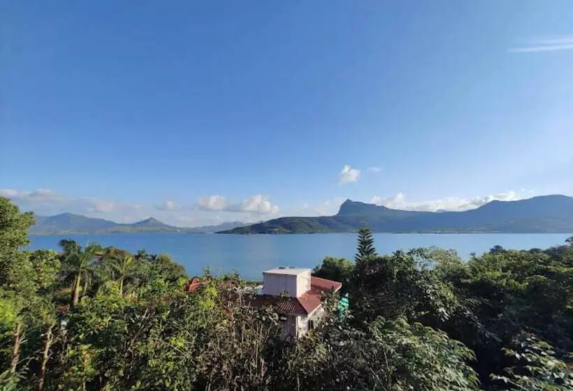 Hotelli Jumbo Paradise