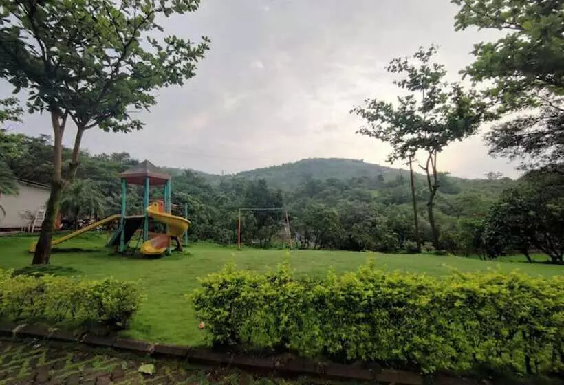 Hotelli Jumbo Paradise