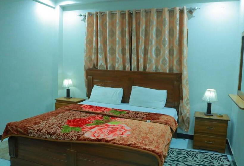 هتل Snow Land Murree