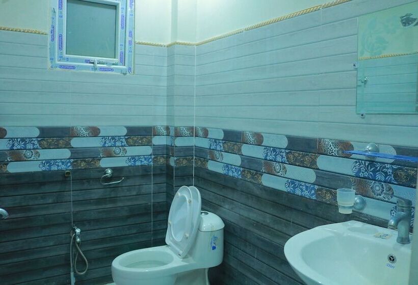 هتل Snow Land Murree