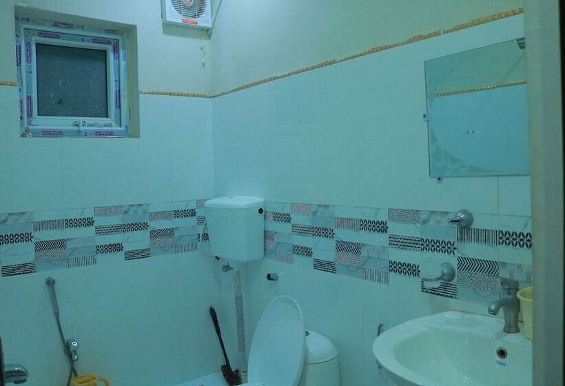 هتل Snow Land Murree