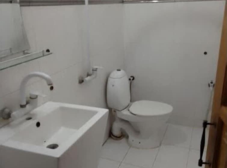 هتل Decent Lodges