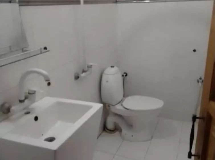 هتل Decent Lodges