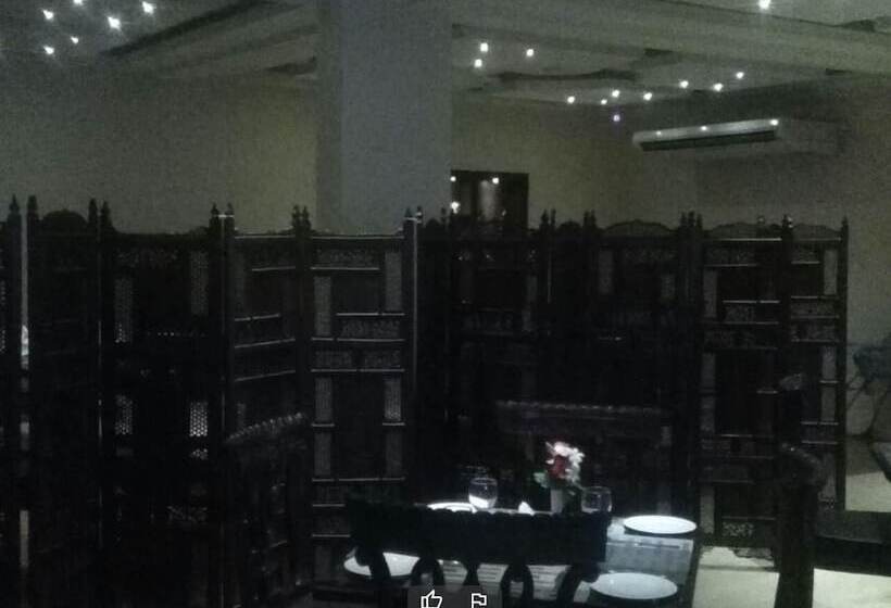 هتل Decent Lodges