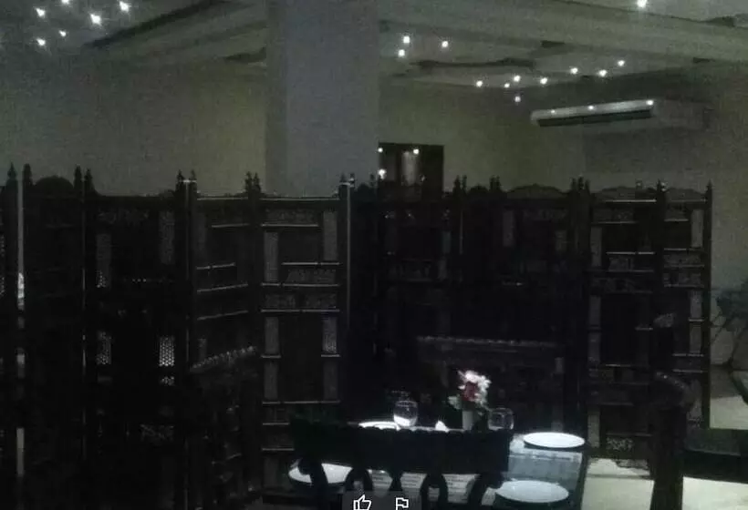 هتل Decent Lodges