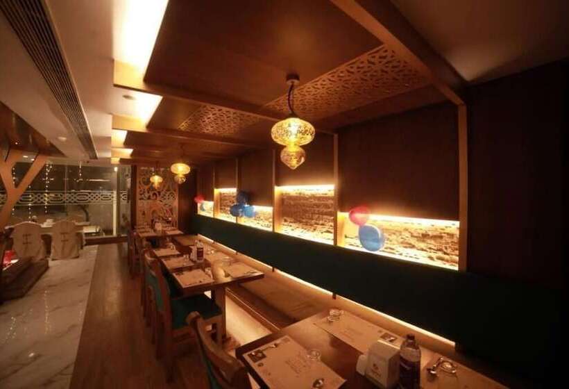 هتل Layalee Grande Chennai