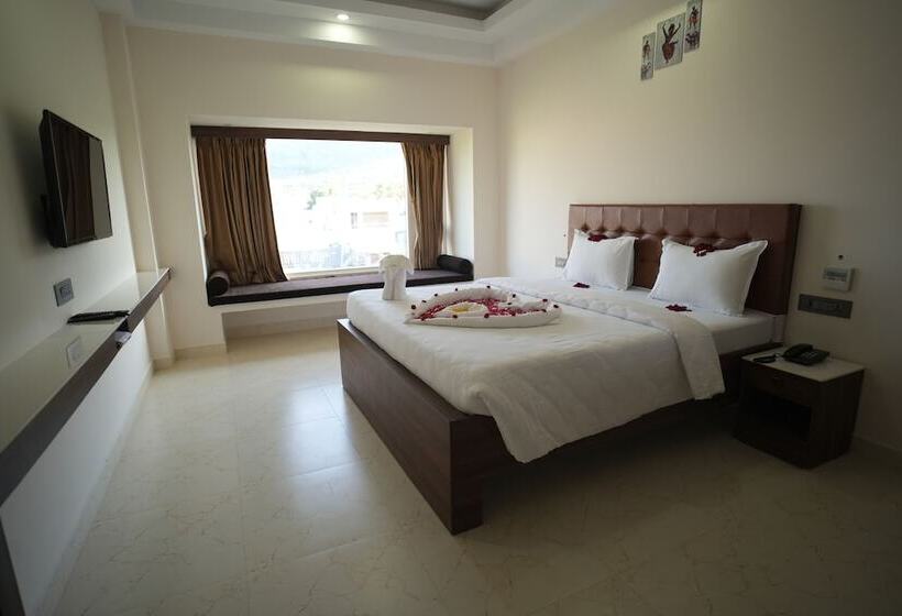 בית מלון כפרי Seasons