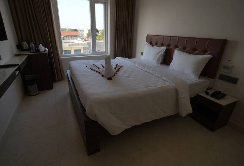 בית מלון כפרי Seasons