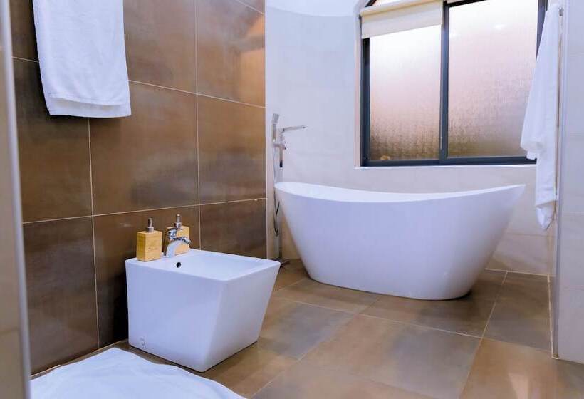 هتل The Little Hill Boutique