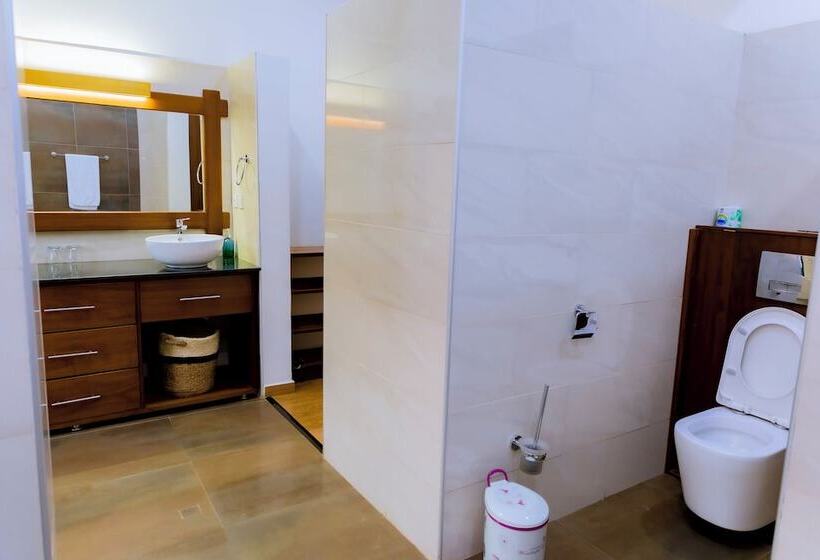 هتل The Little Hill Boutique