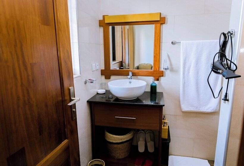 هتل The Little Hill Boutique