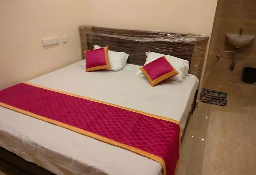 ホテル Vamsi Residency