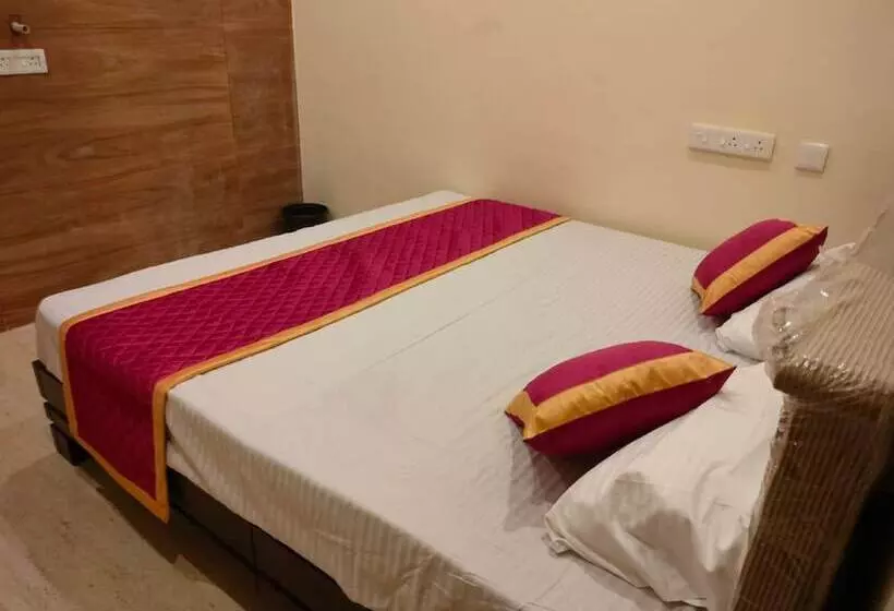 ホテル Vamsi Residency
