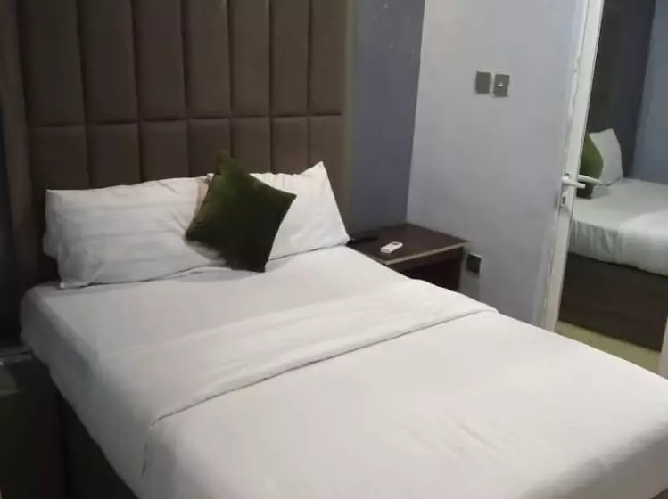 Morada Hotels Ltd