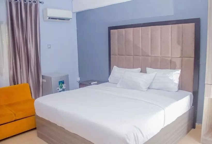 Morada Hotels Ltd