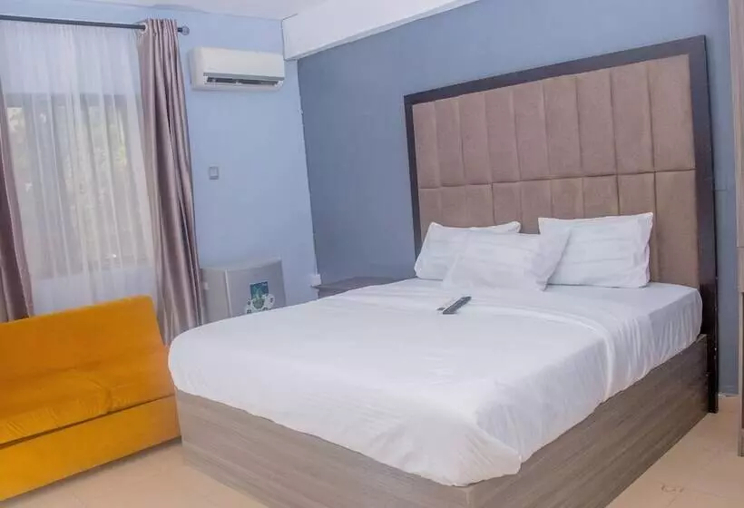 Morada Hotels Ltd