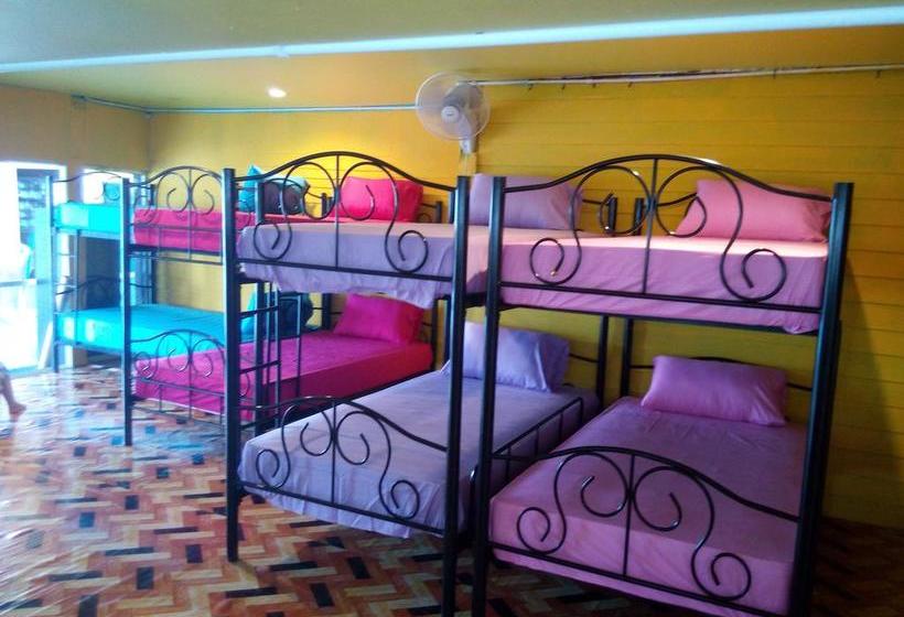 Общежитие Shanti Backpacker&gallery